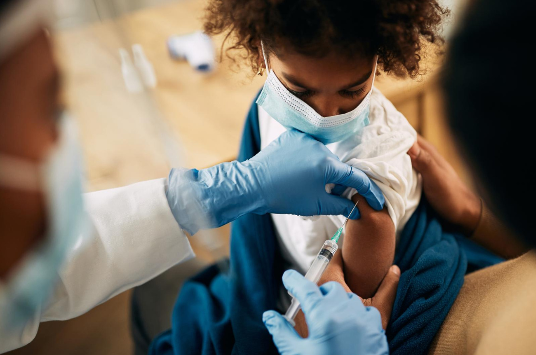Prefeitura de BH retoma vacinação contra a covid-19 em crianças de 3 e 4 anos