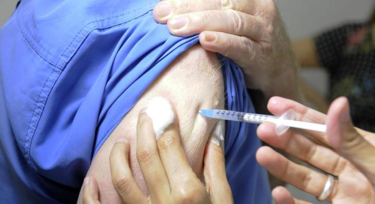 Drive-thru de vacinação no Corpo de Bombeiros encerra atividades nesta sexta-feira (23)