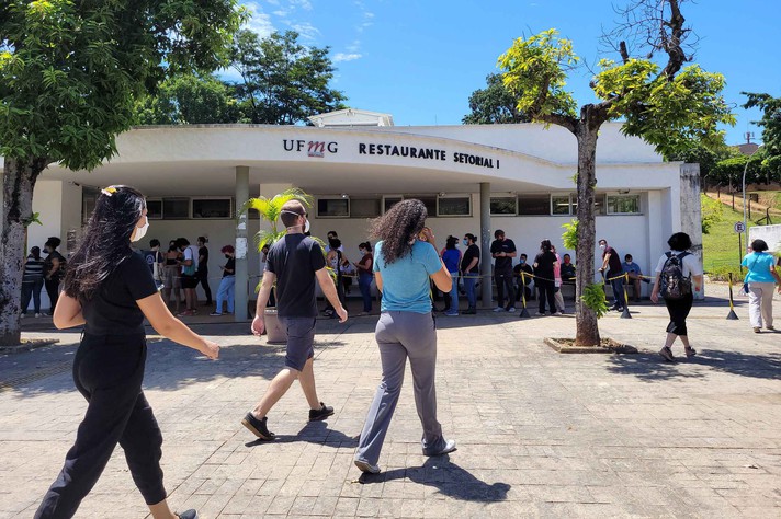 Estudantes de pós-graduação da UFMG terão acesso aos RUs com preços mais baixos