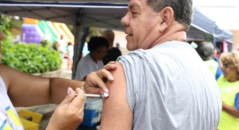Vacina contra gripe passa a ser aplicada em rede de drogarias de BH