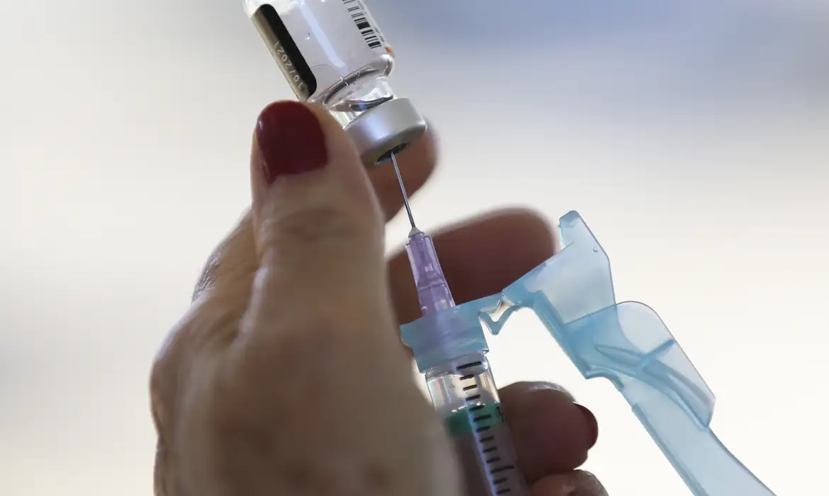 Belo Horizonte amplia vacinação contra HPV para usuários da PrEP
