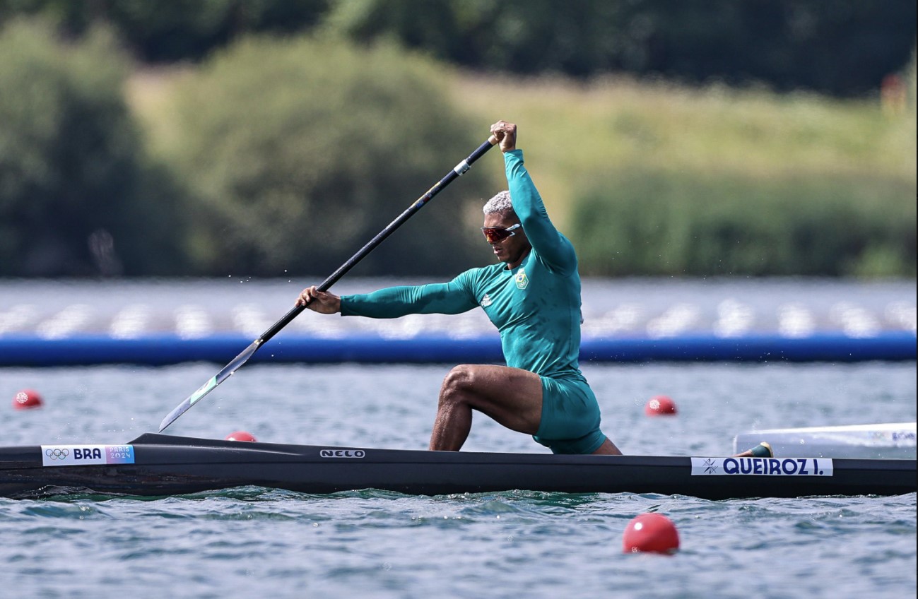 Isaquias Queiroz é prata na canoagem e chega a cinco medalhas olímpicas