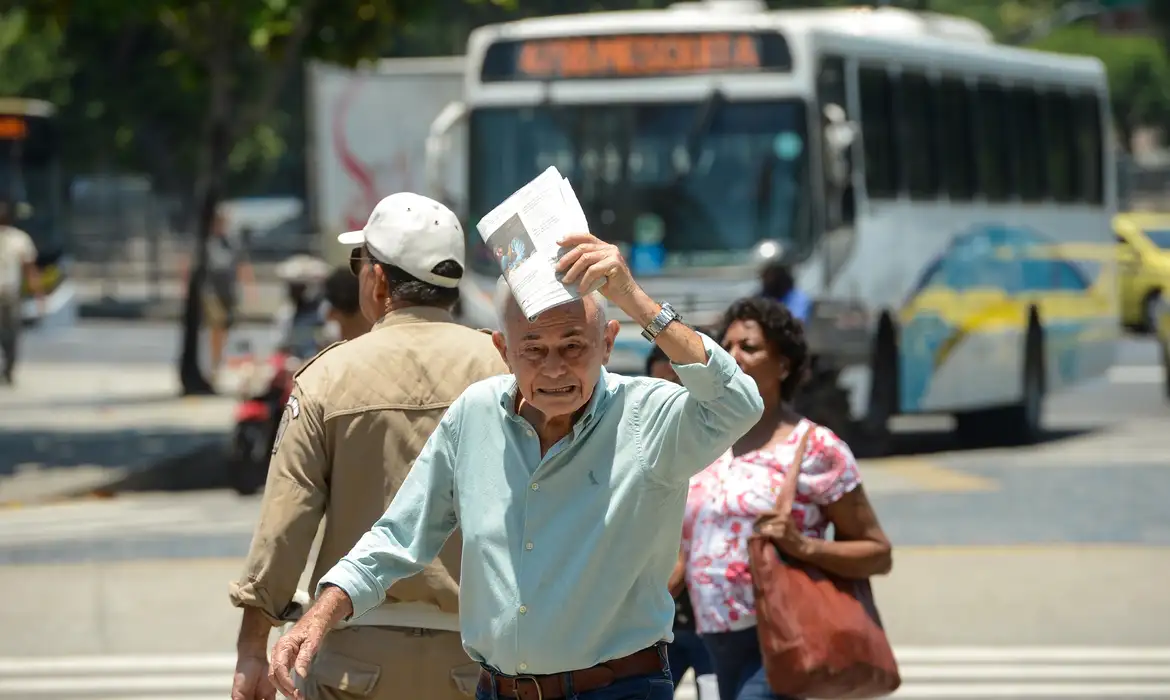 Onda de calor e tempo seco atingem BH até domingo (25)