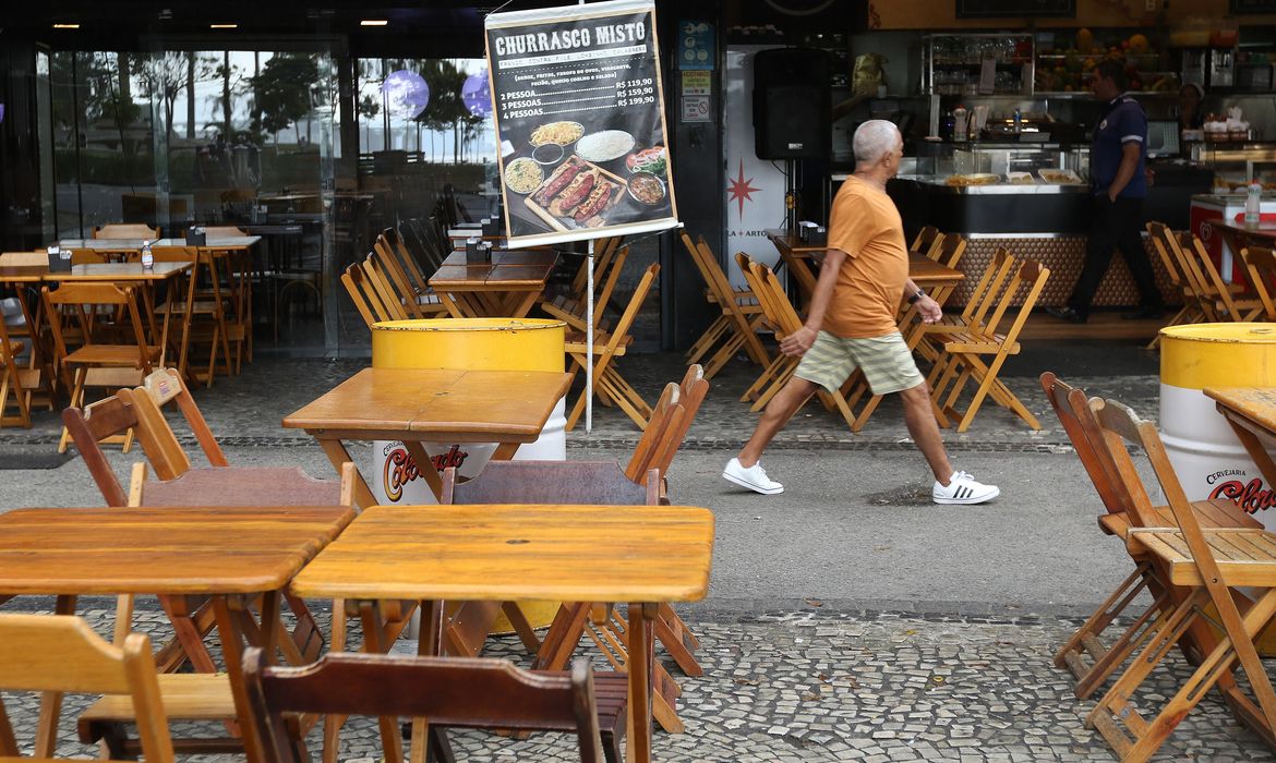 Setor de serviços cresce 1,7% em junho e atinge patamar recorde