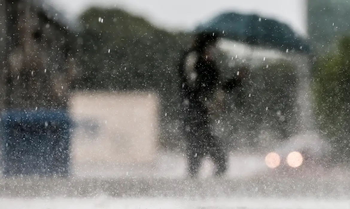 Após dias de calor, BH volta a receber chuvas nesta sexta; veja previsão