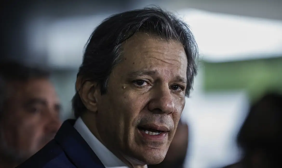 Lula pediu inclusão de ministério em corte de gastos, diz Haddad