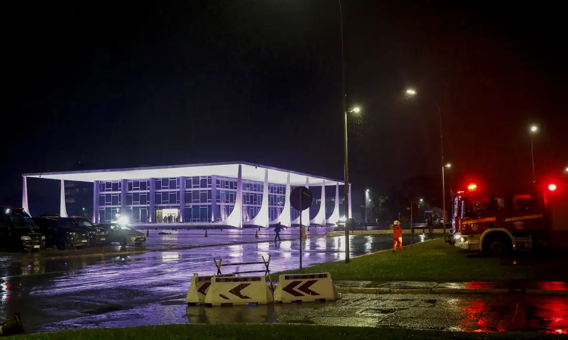 Polícia Federal abrirá inquérito sobre suposto atentado em Brasília