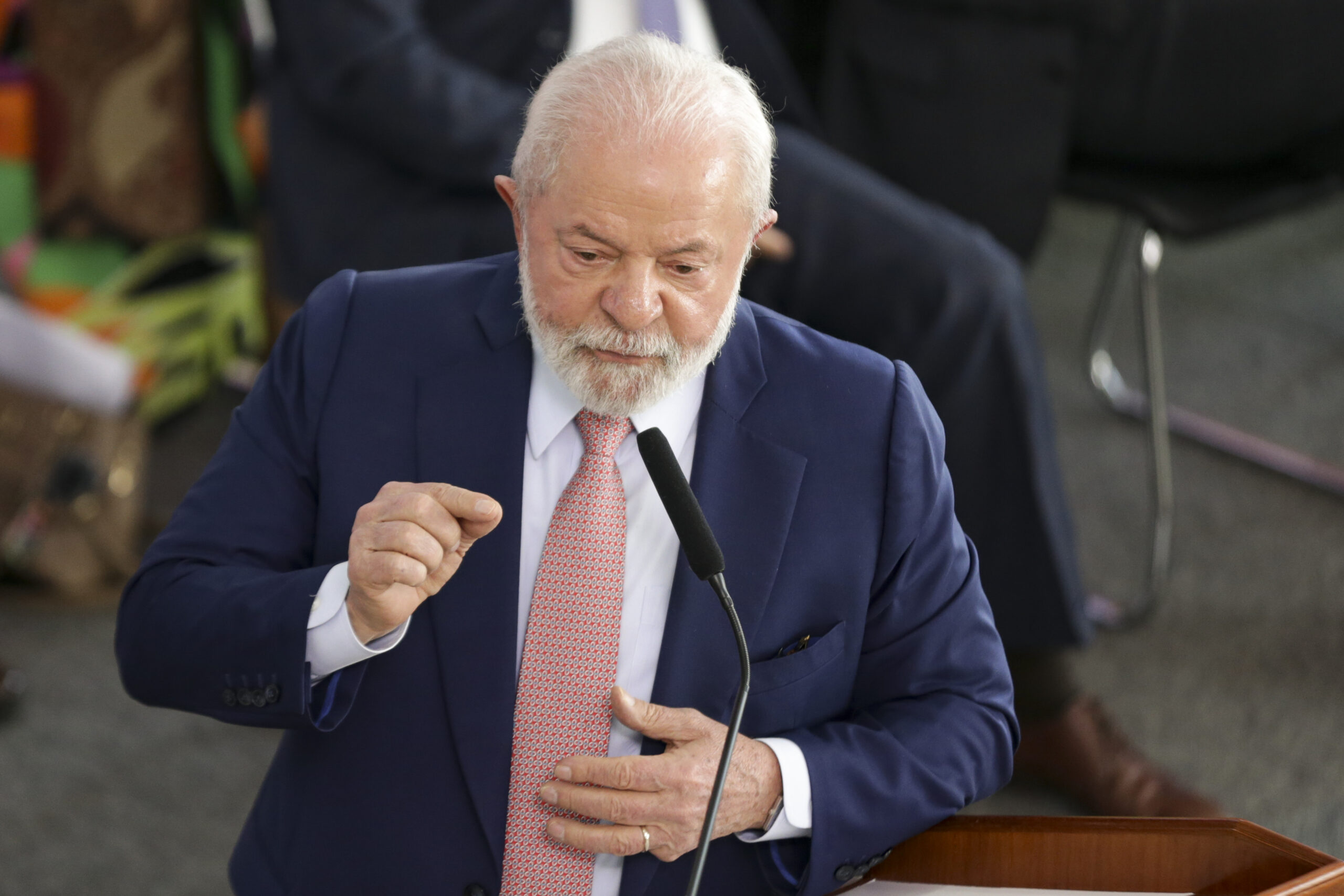 Lula sanciona lei que cria cadastro de condenados por pedofilia e estupro