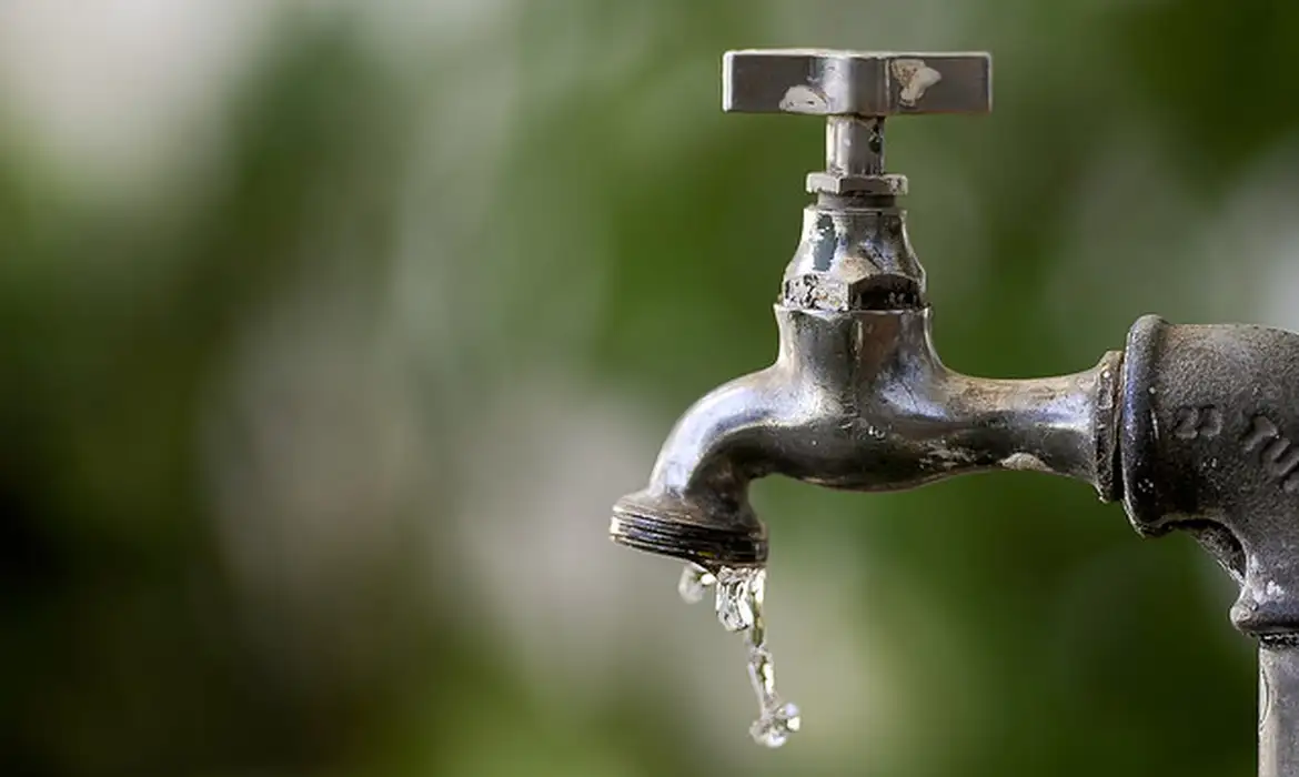 Manutenções emergenciais deixam bairros de BH e Contagem sem água nesta terça (19)