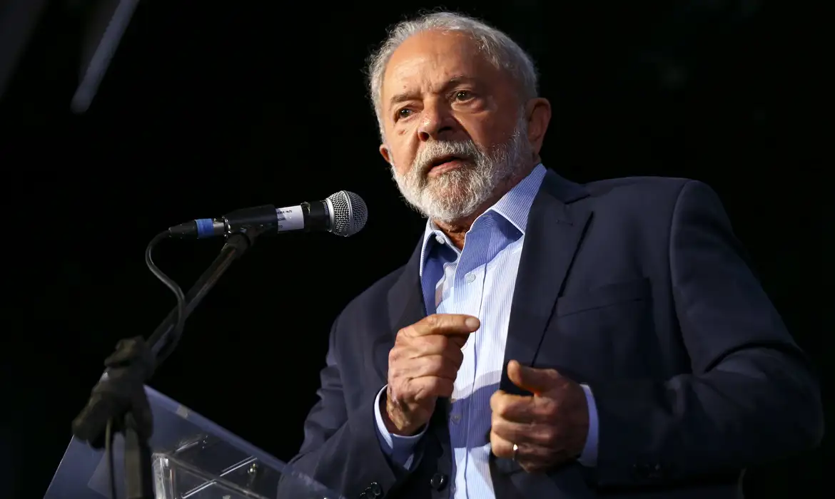 Procedimento “foi um sucesso” e presidente Lula já está conversando