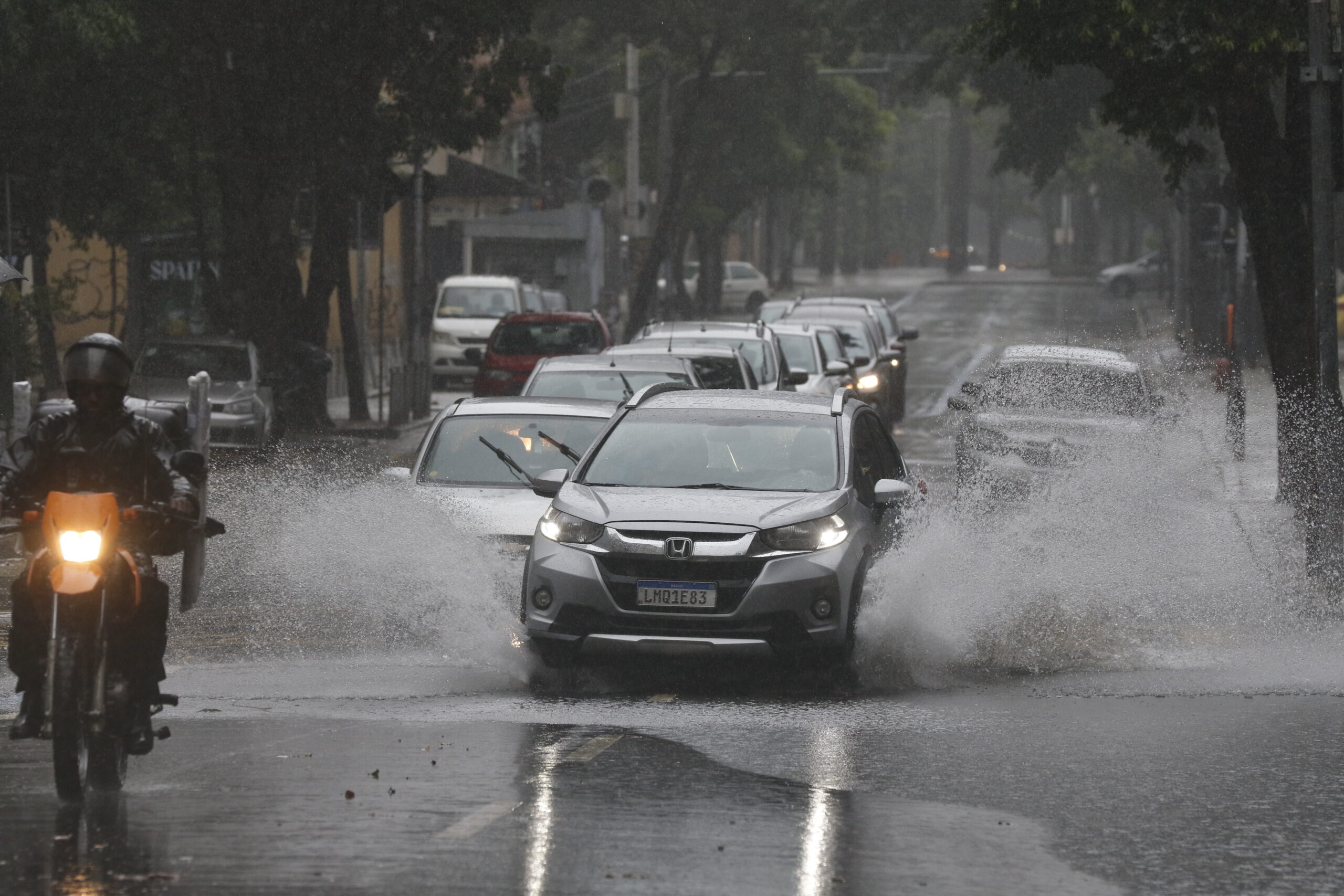 BH pode ter tempestade com granizo até quarta-feira, alerta Inmet