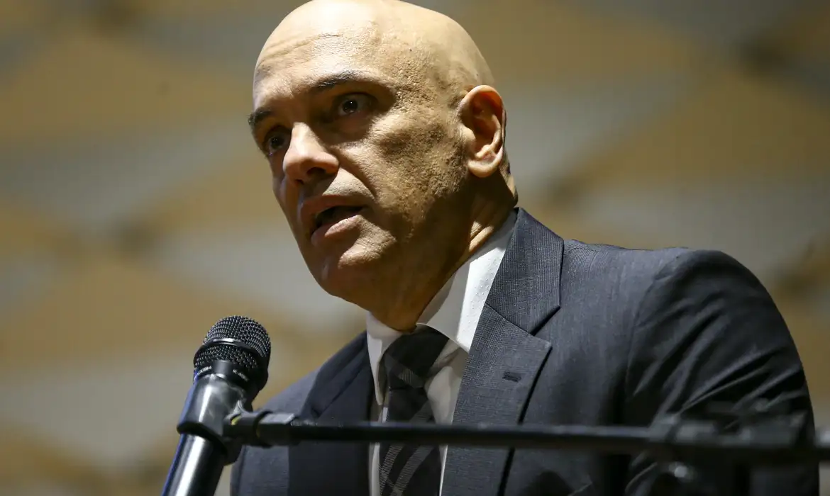 Moraes prorroga inquérito das fake news por mais 180 dias