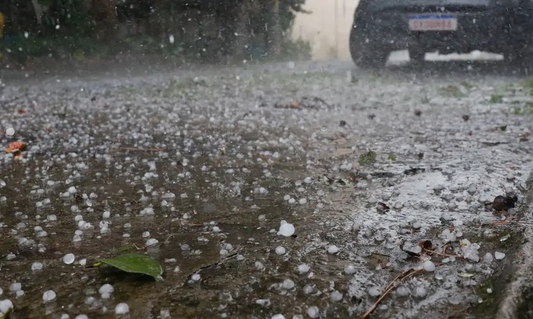 Em meio ao calor, BH tem alerta para granizo nesta quarta-feira (22)