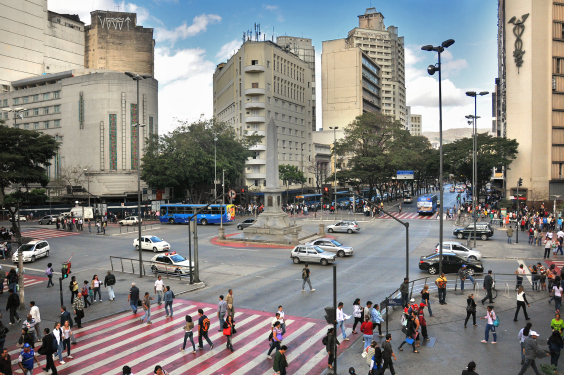 ‘Times Square de BH’: vai à sanção projeto que autoriza painéis de LED na Praça Sete