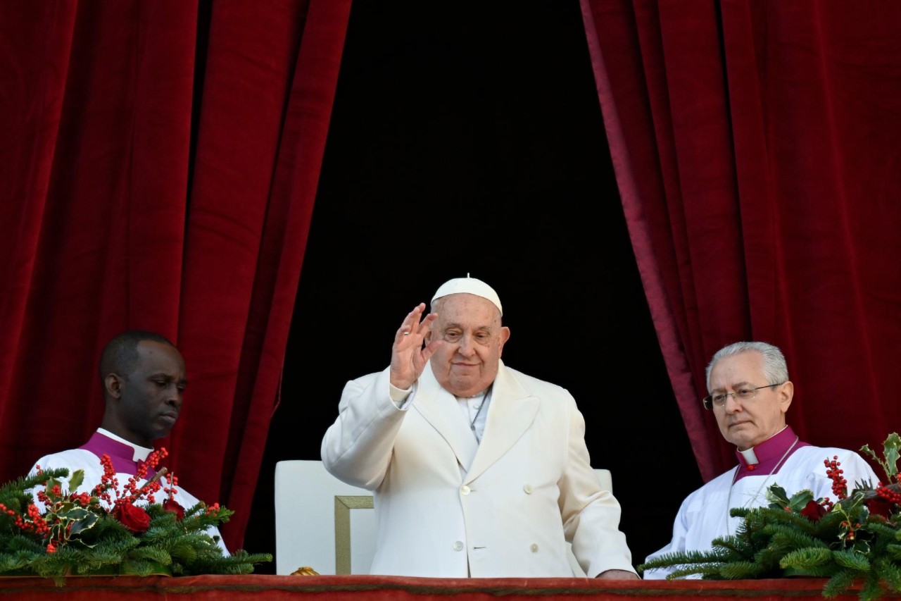 Papa Francisco é internado em Roma para tratar bronquite