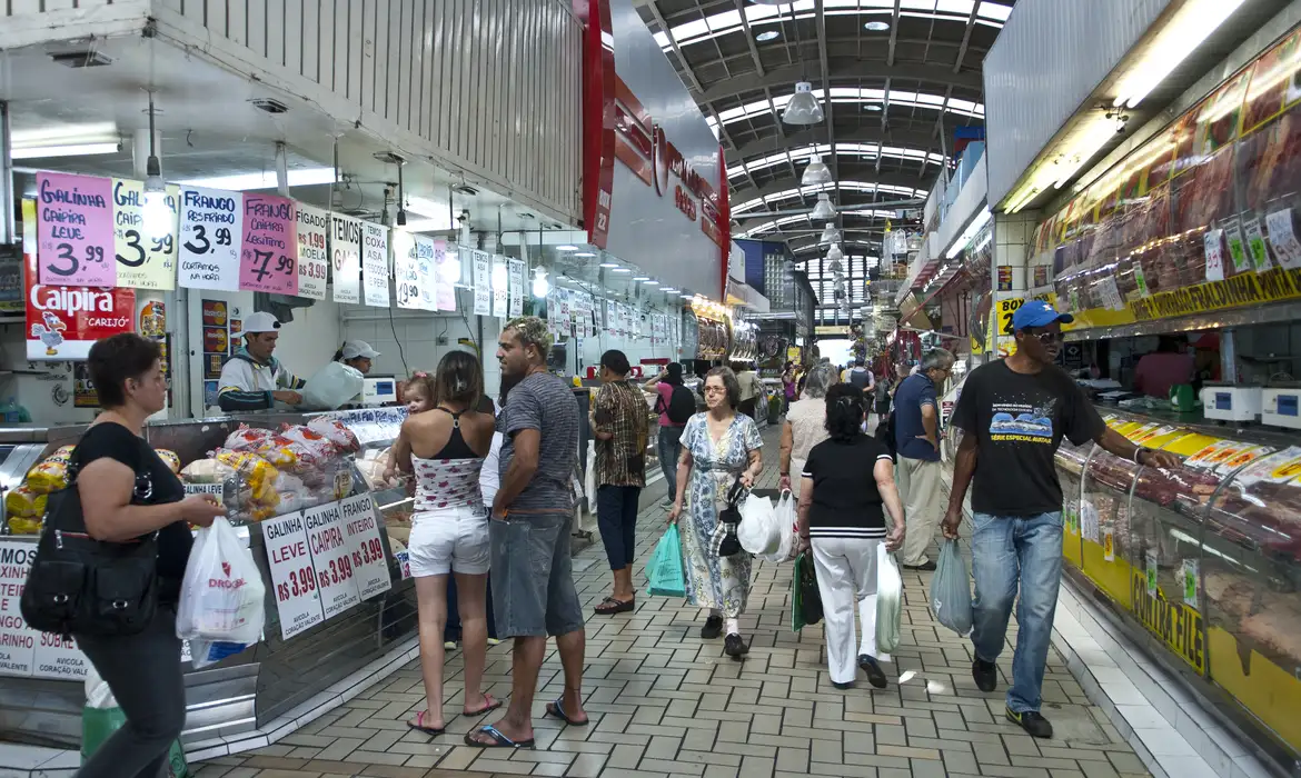 Fazenda prevê queda da inflação dos alimentos até o fim do ano