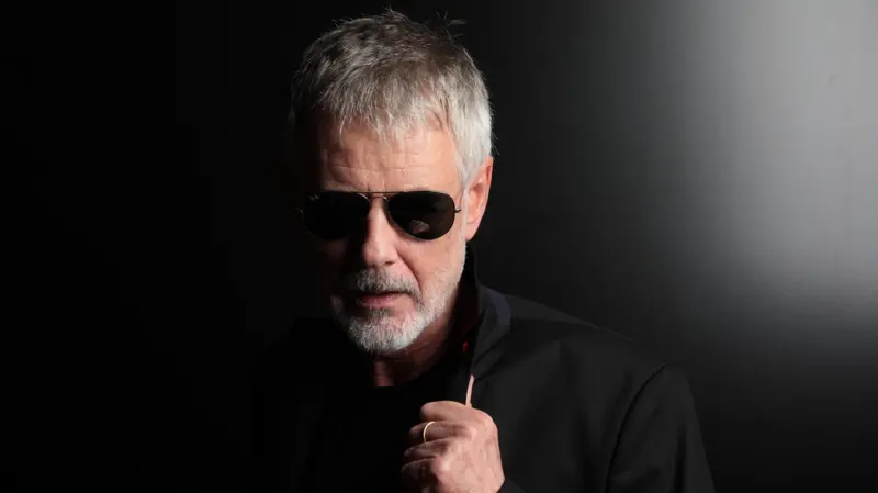 Ritchie chega a BH com sua nova turnê e visita os estúdios da Light FM