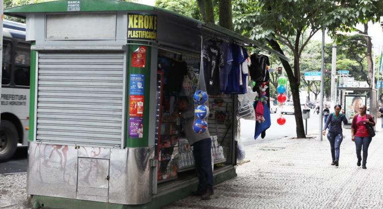 Bancas de jornais e revistas de BH agora podem vender cerveja