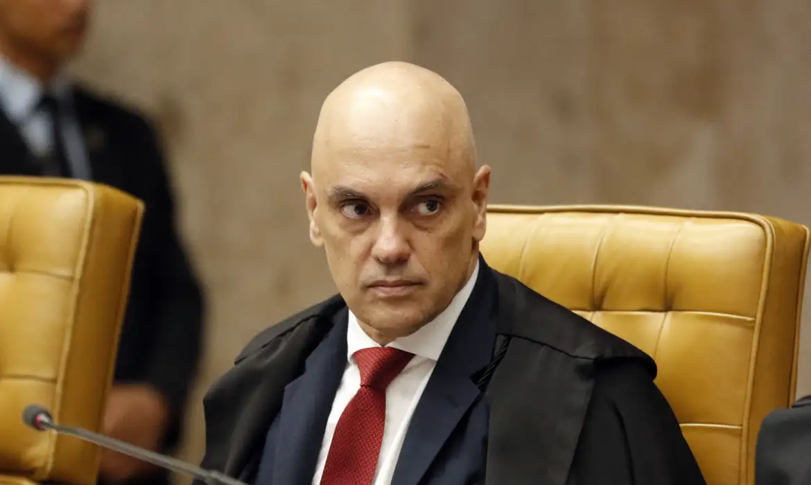 Moraes vota por suspensão parcial de ação do golpe contra Ramagem