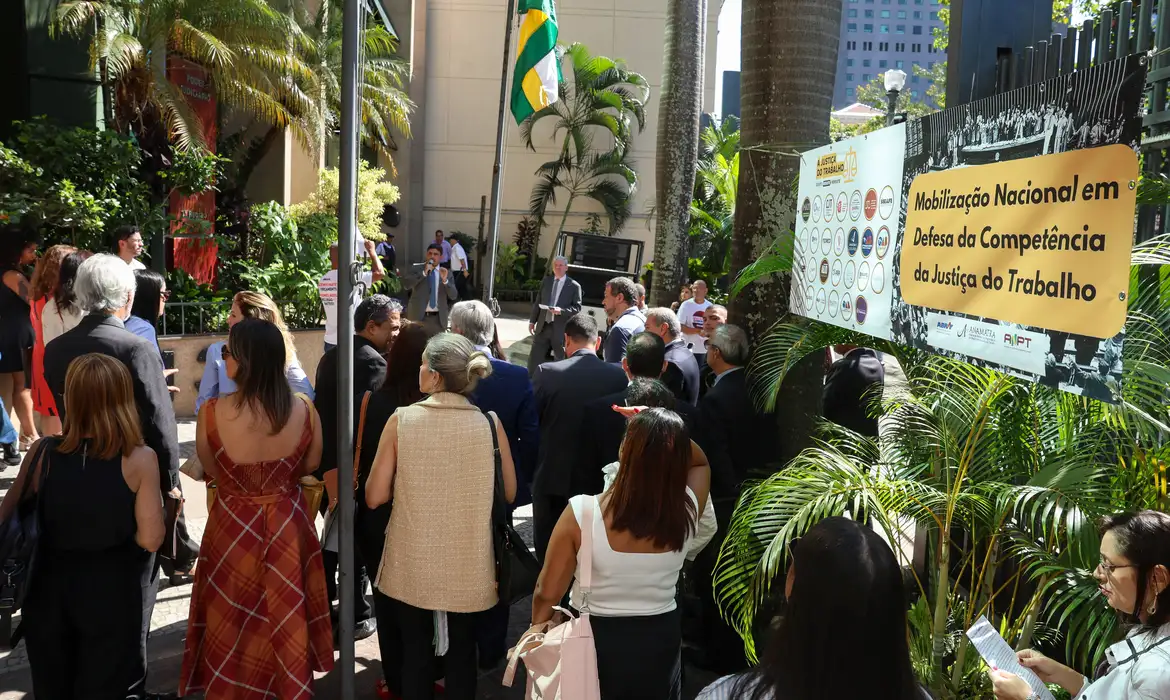 Juízes se mobilizam contra suspensão de processos sobre pejotização