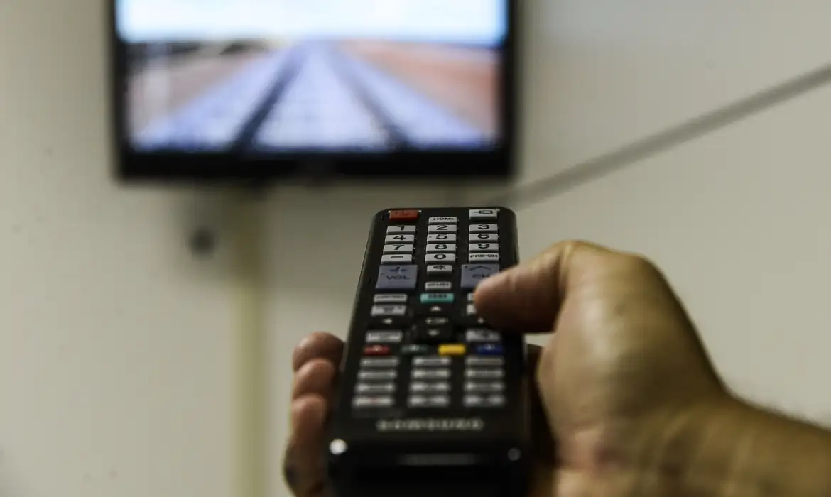 Anatel e Ancine fazem acordo para combater pirataria de fimes e séries