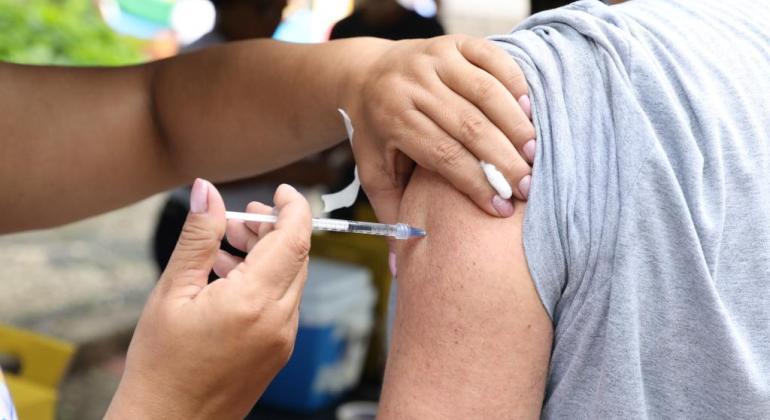 Vacinação contra a gripe será aplicada nas escolas municipais de BH nesta terça-feira (27)