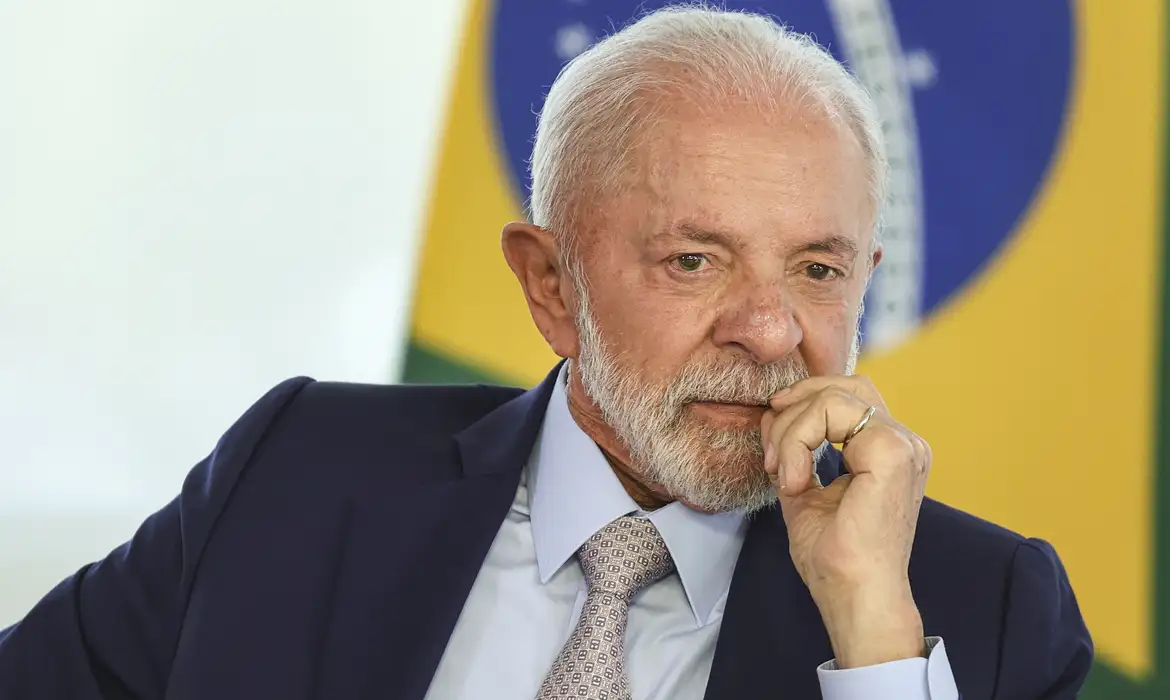 Lula defende aumento do IOF como forma de financiar gastos públicos