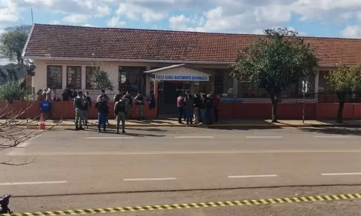 MEC e governo estadual anunciam apoio a escola que sofreu ataque no RS