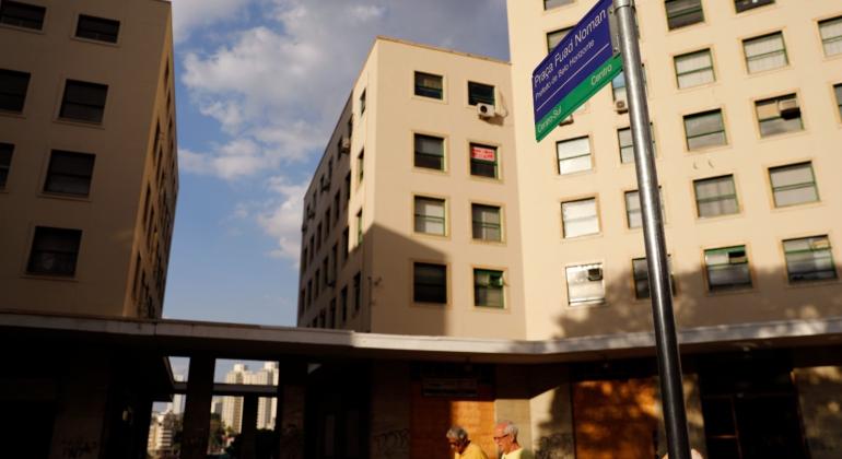 Praça no Centro de BH recebe o nome de Fuad Noman