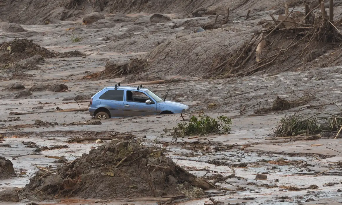 Samarco reabre programa indenizatório para vítimas de Mariana