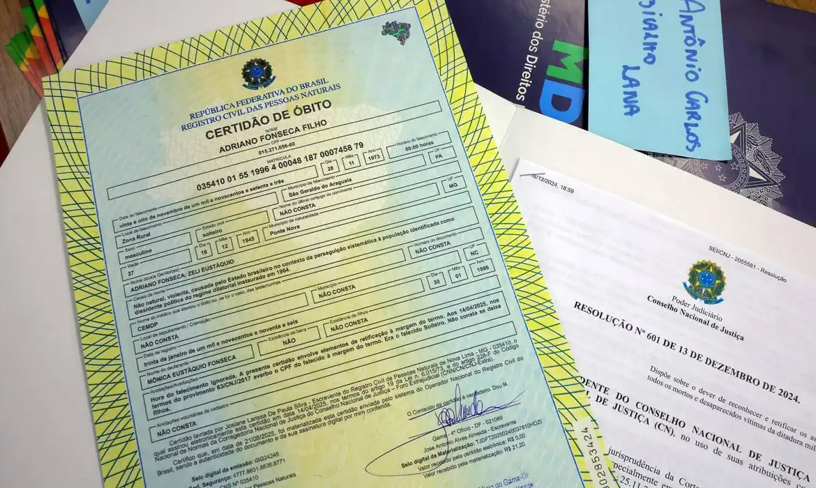 Em MG, famílias de 63 vítimas da ditadura recebem atestado de óbito corrigido