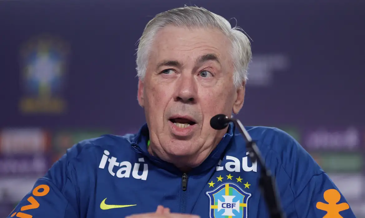 Ancelotti manterá Brasil com quatro atacantes em duelo contra o Chile
