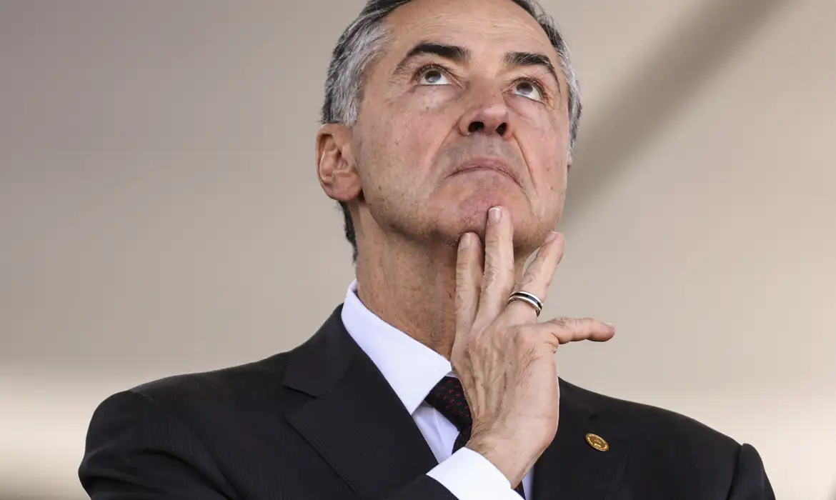 Barroso diz que julgamento de Bolsonaro ocorrerá com serenidade