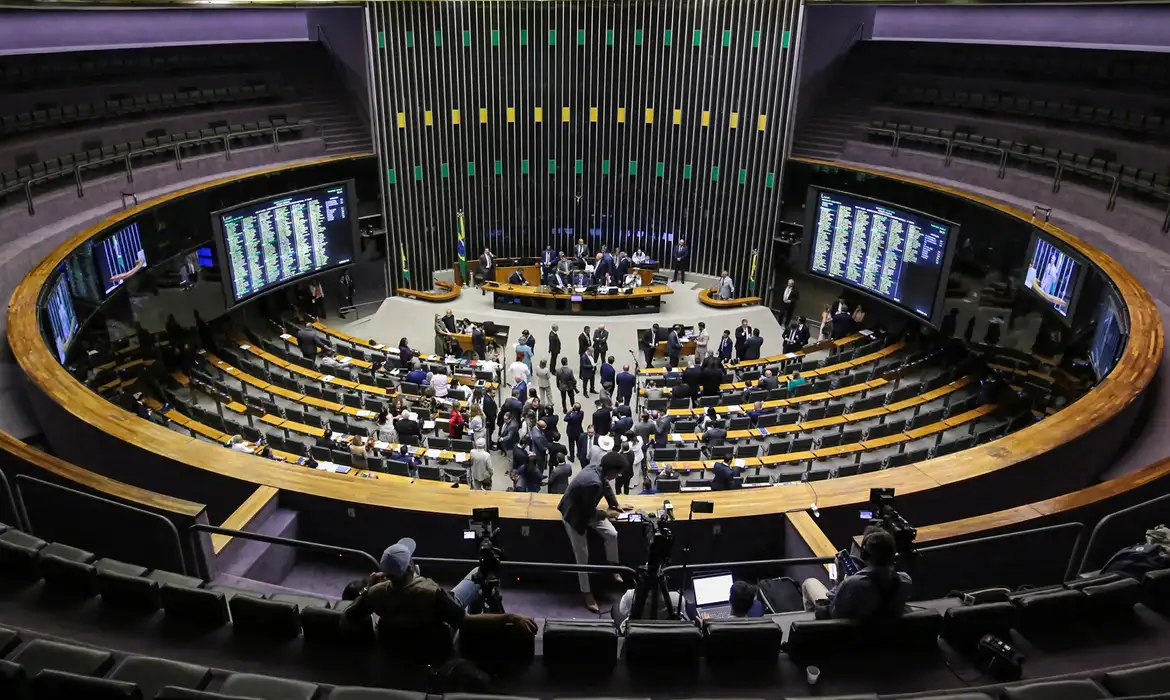 PL que isenta IR até R$ 5 mil será votado na quarta, 1º de outubro