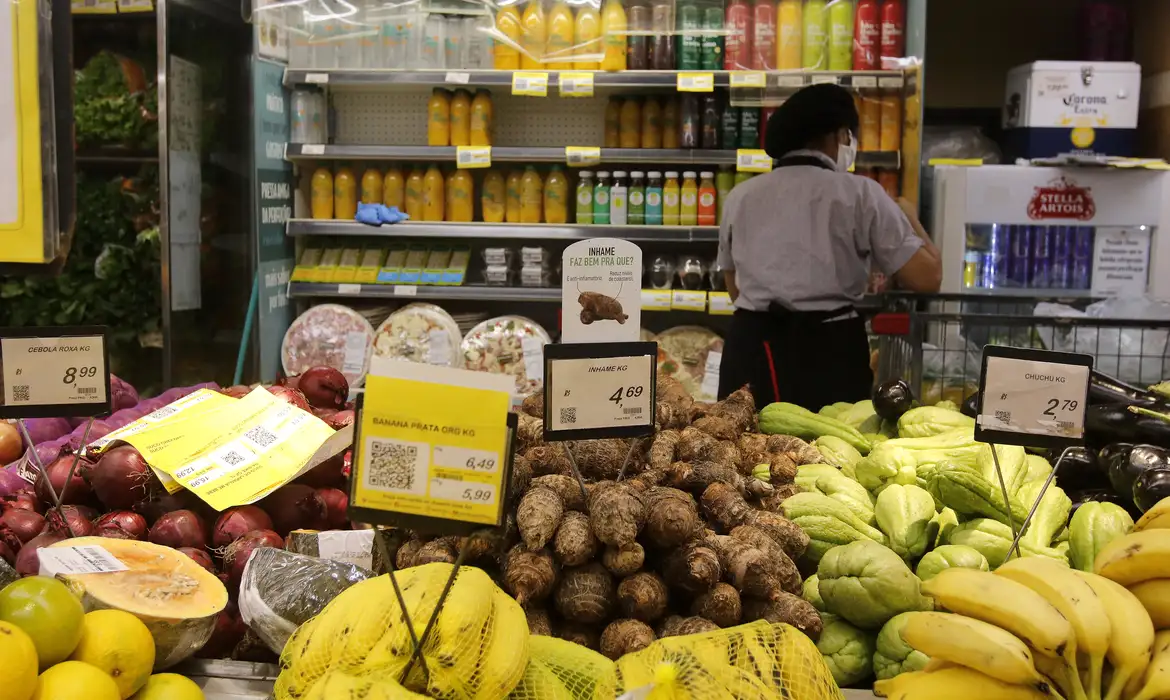 Mercado financeiro reduz previsão da inflação para 4,7%