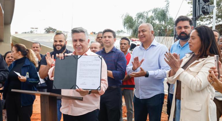 Última alça do Viaduto Waldomiro Lobo, na região Norte de BH, é liberada