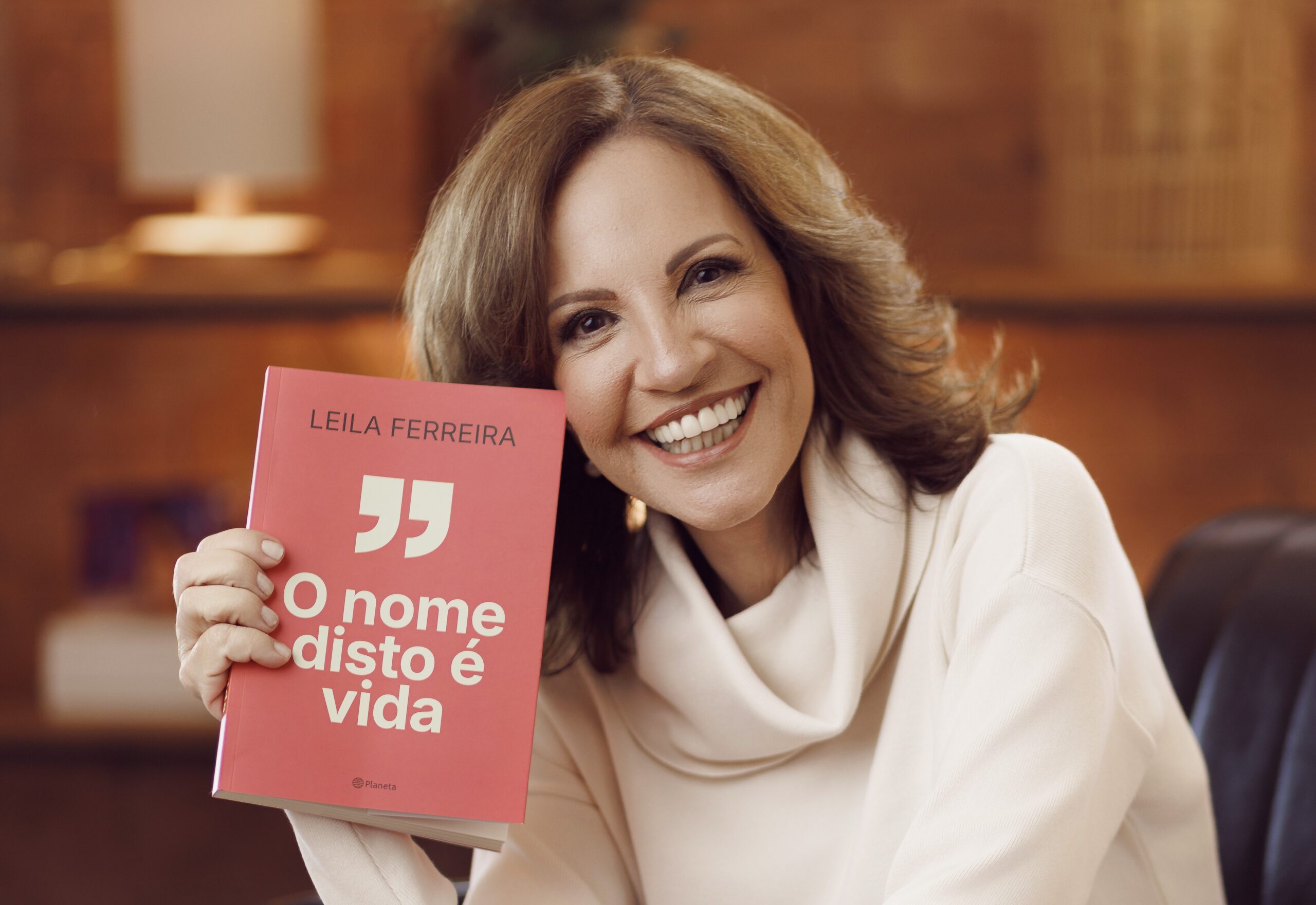 Leila Ferreira lança “O nome disto é vida” nesta segunda-feira (3) em BH