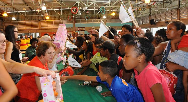 Prefeitura de BH inicia arrecadação de presentes para tradicional Almoço de Natal