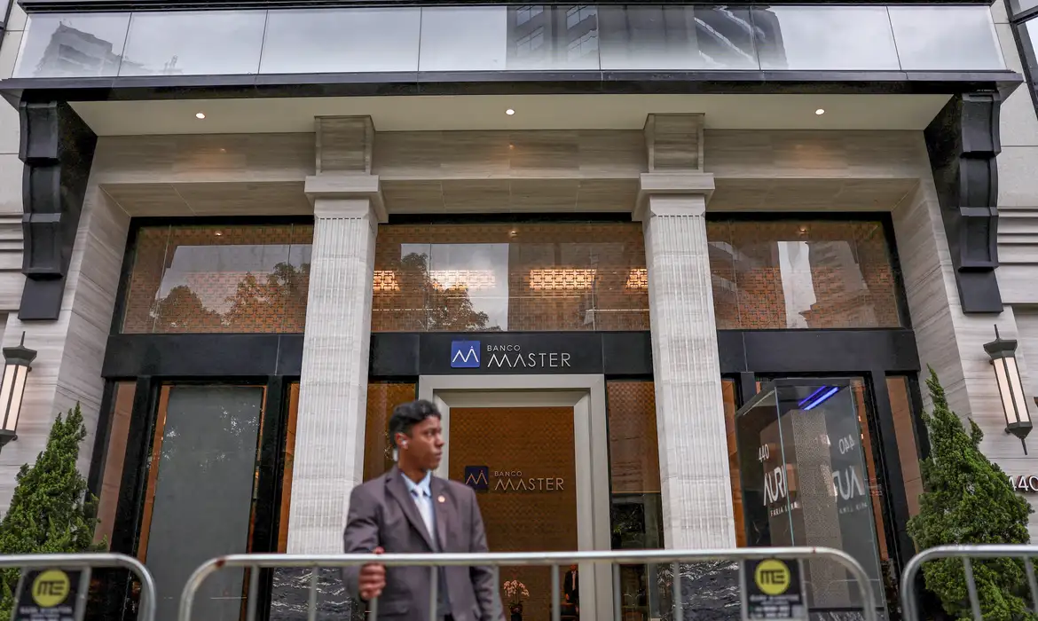 Fim do Master: trabalhadores e 12 milhões de clientes serão afetados