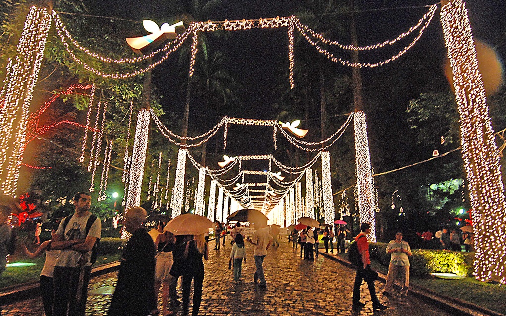 Iluminação de Natal na Praça da Liberdade altera o trânsito a partir desta segunda (17)