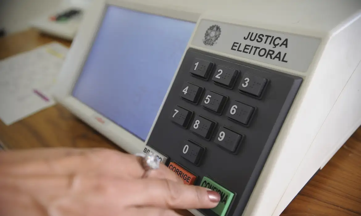 Eleições 2026: cidadãos têm seis meses a partir de hoje para regularizar situação eleitoral