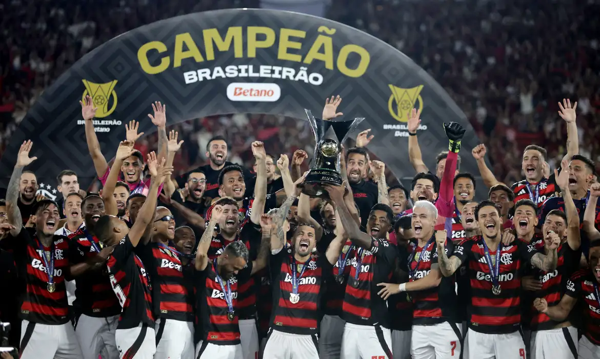 Ranking da CBF: Flamengo segue líder e Corinthians sobe para segundo