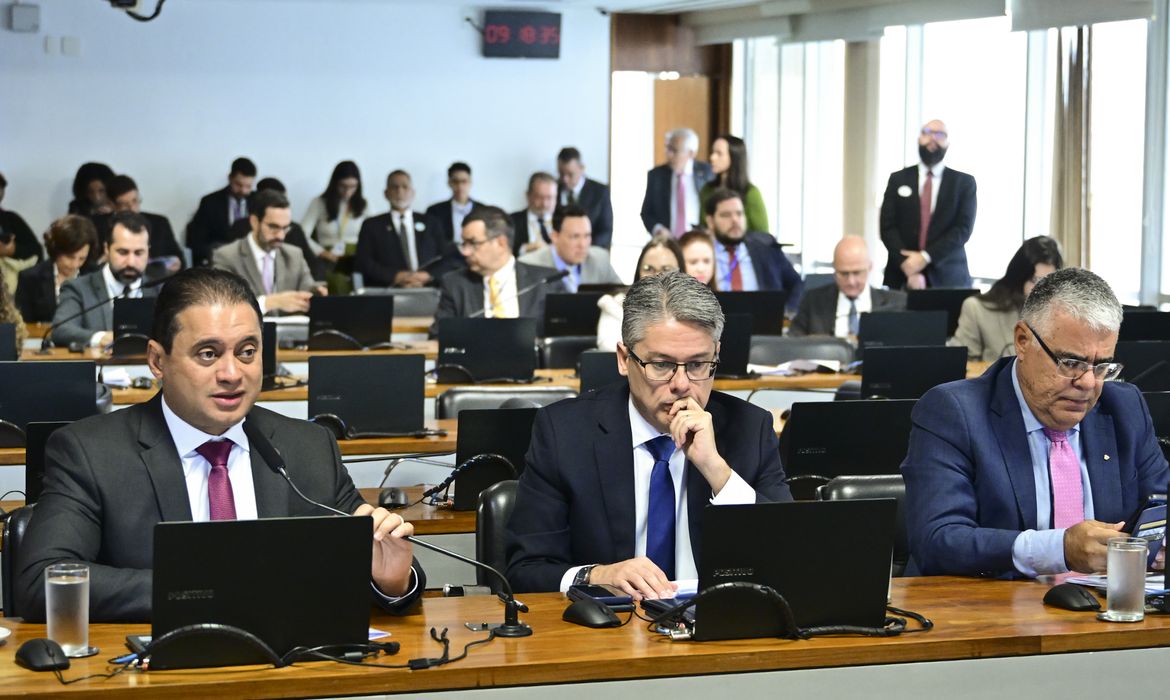 CCJ do Senado aprova PL Antifacção e texto segue para o plenário