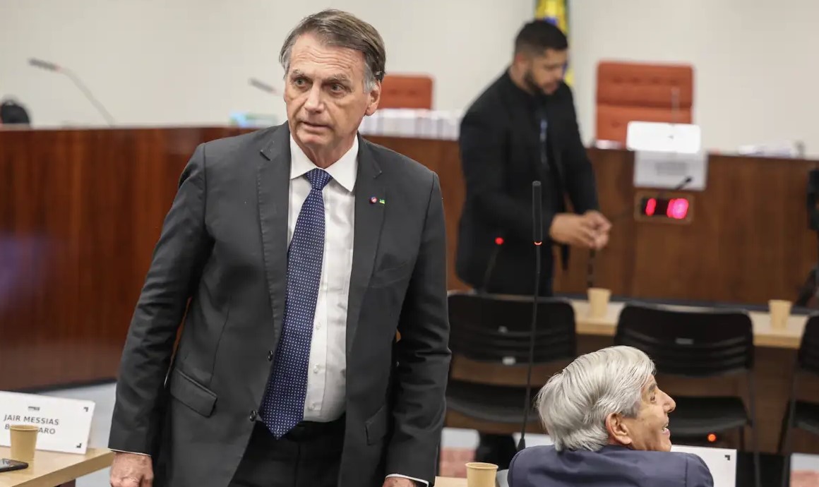 Justiça atesta que Bolsonaro vai terminar de cumprir pena em 2052