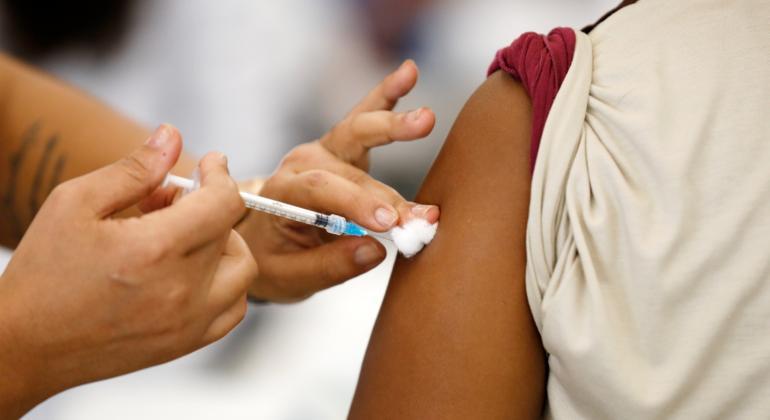 PBH amplia até junho vacinação contra o HPV para o público de 15 a 19 anos