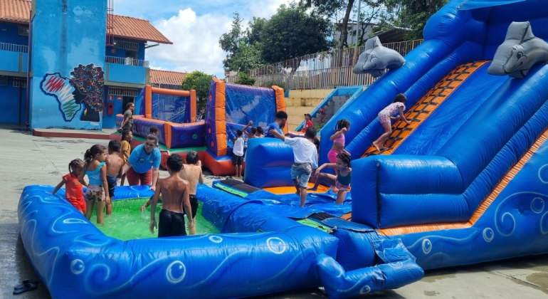 Mais de 200 escolas de BH vão abrir as portas para crianças e adolescentes durante as férias