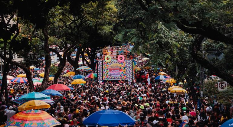 Desfile do bloco Chama o Síndico muda o trânsito hoje no Centro de BH