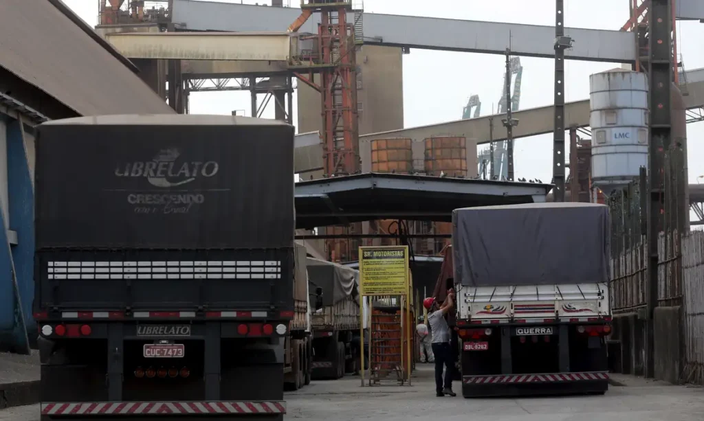 Governo propõe que estados zerem ICMS do diesel importado