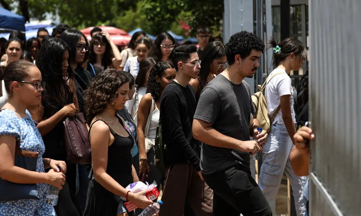 Enem passa a compor Saeb e vai medir a qualidade do ensino no Brasil