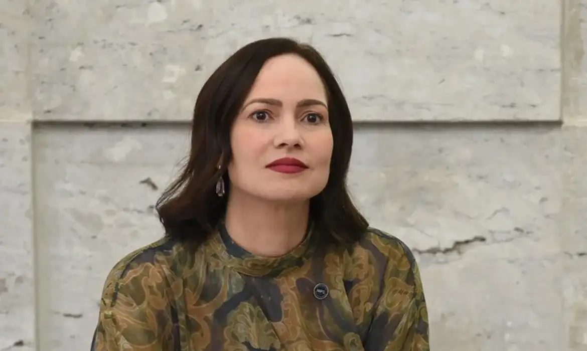 Servidora Ana Cristina Viana assume comando do INSS